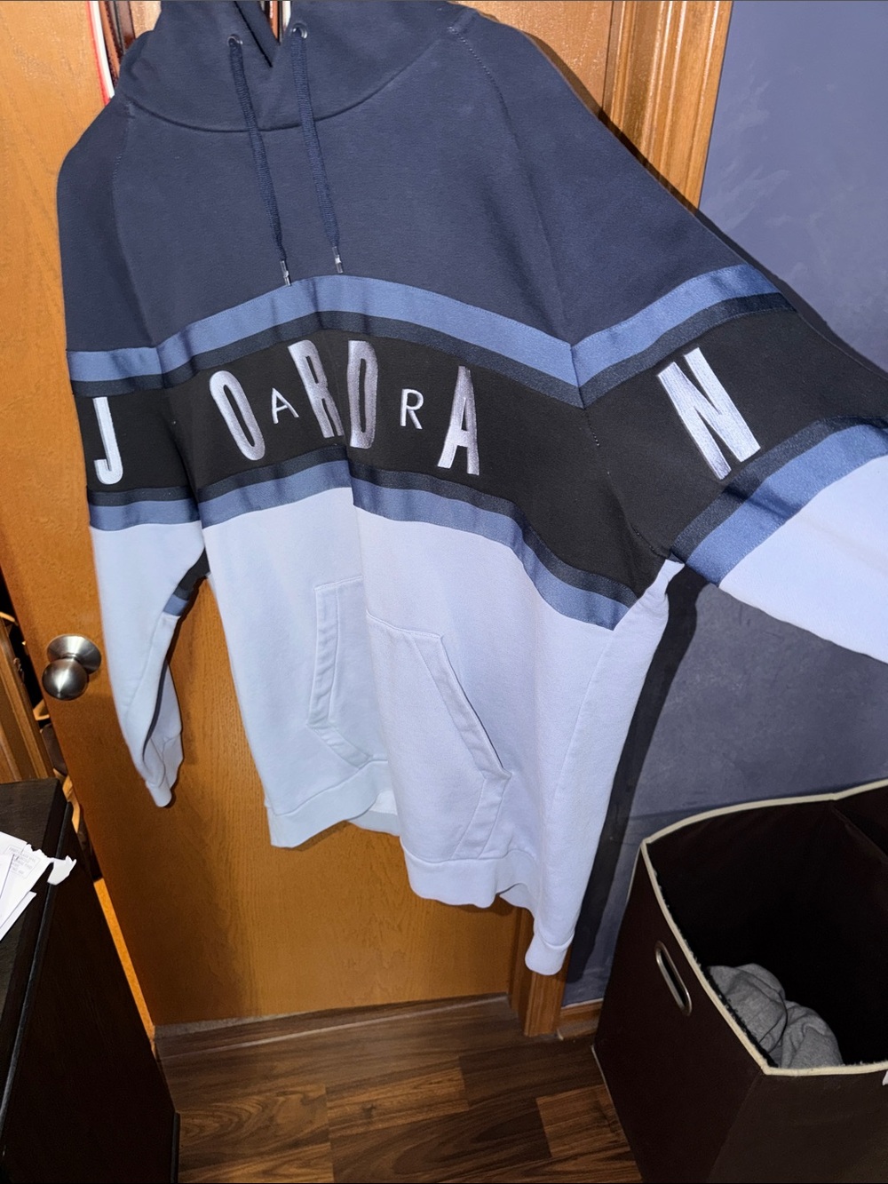 Jordan Men's Navy and Light Blue Colorblock Pullover Hoodie - Picture 3 of 8